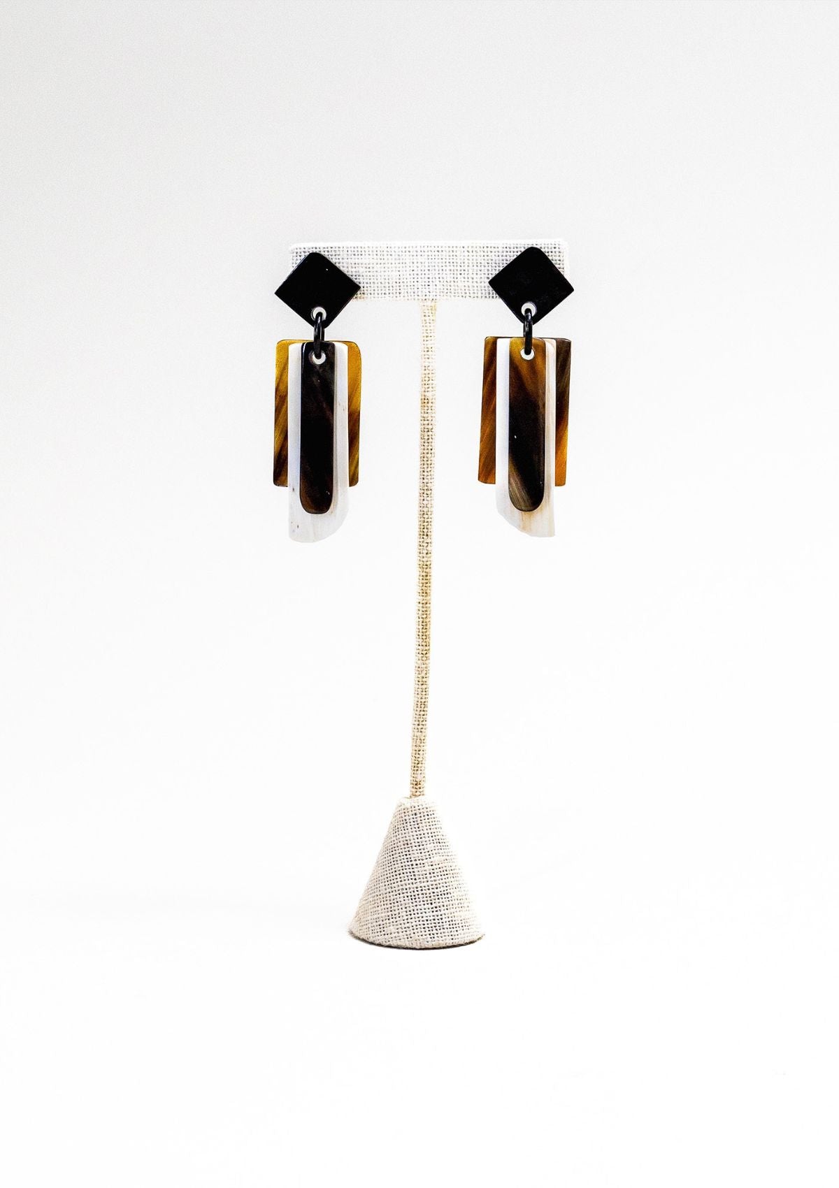 NATURAL HORN RECTANGLE EARRINGS - LOVE DOT, Inc.