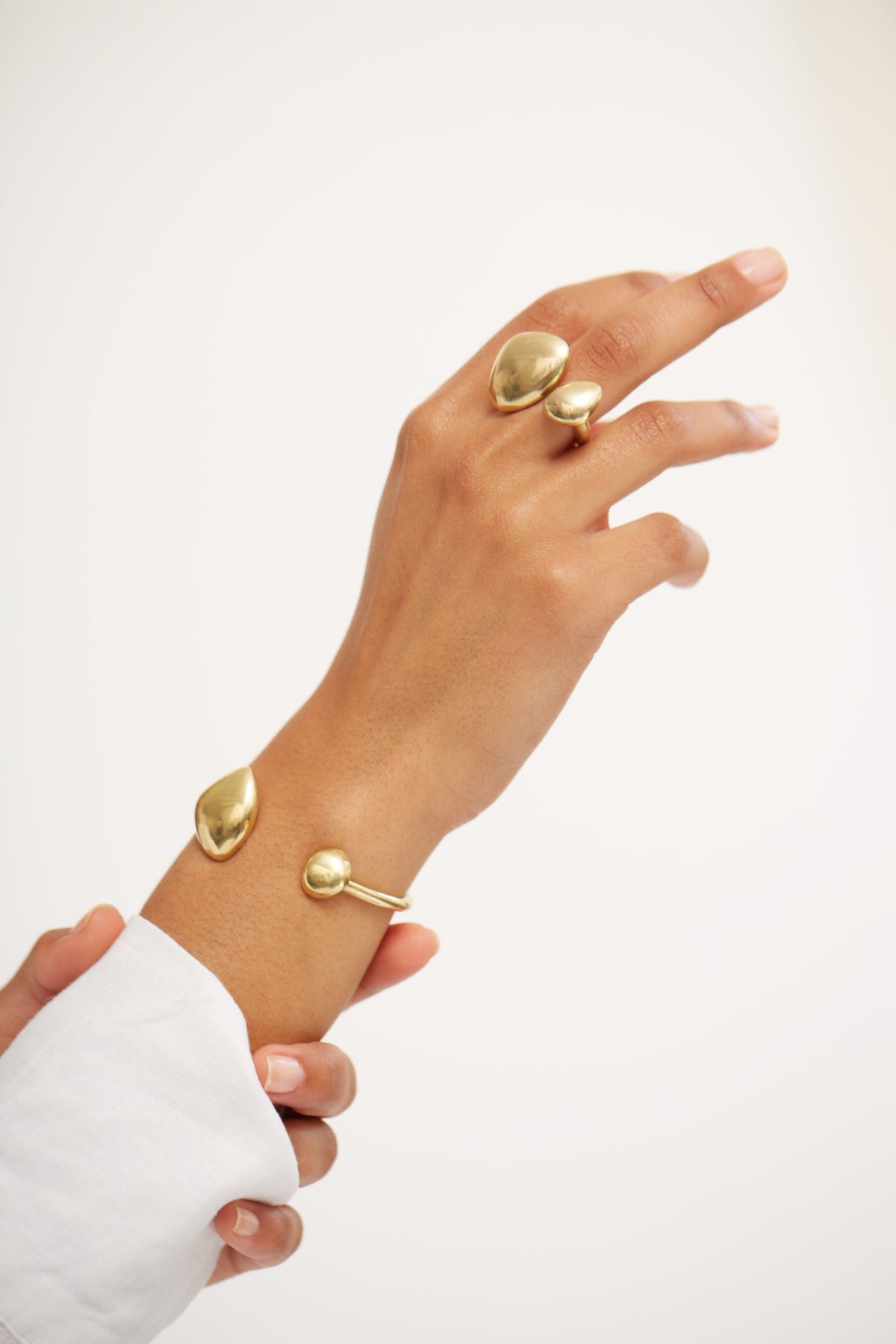 Sabi Cuff - LOVE DOT, Inc.
